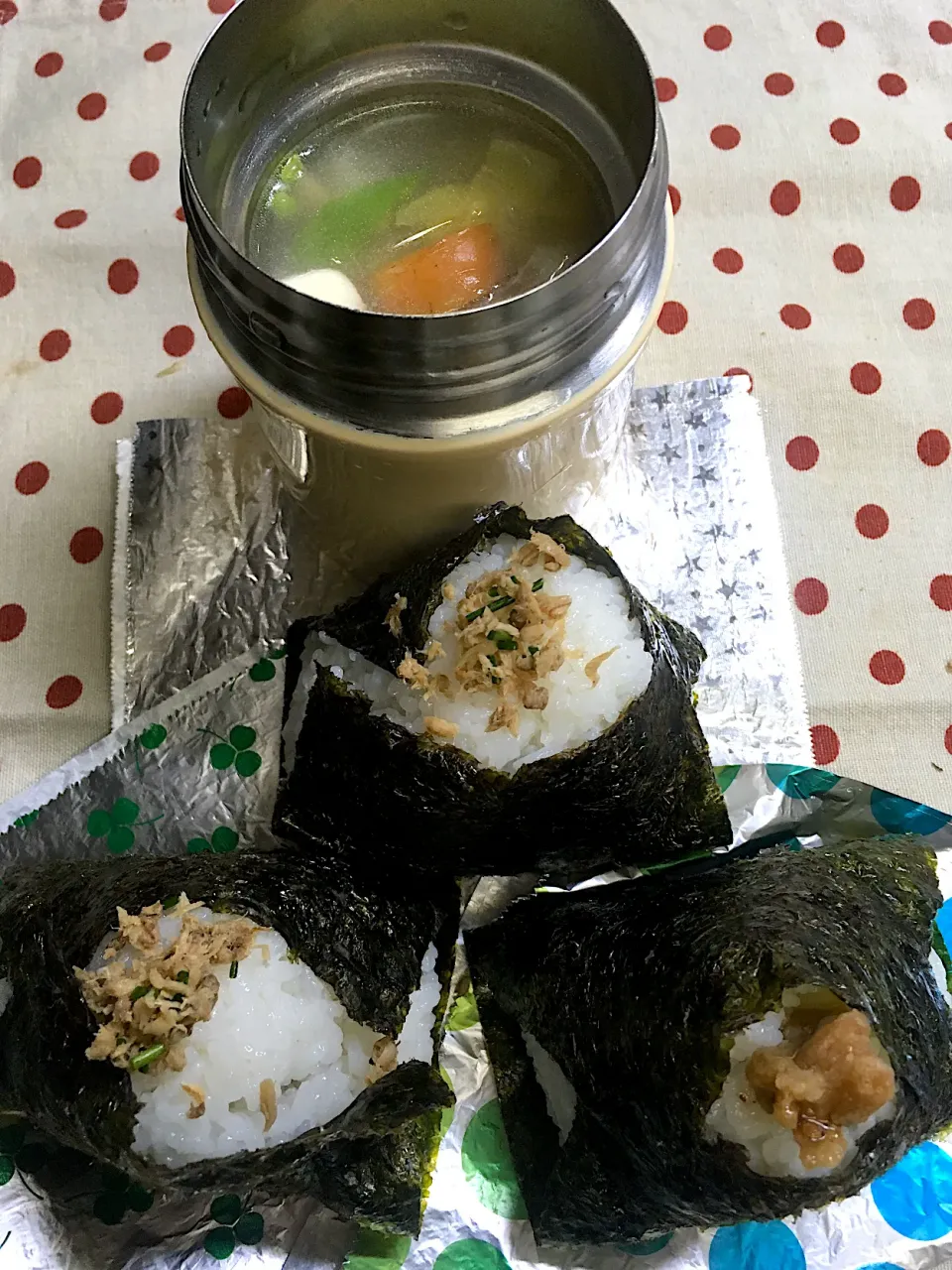 Snapdishの料理写真:2月6日　おにぎり🍙弁当|sakuramochiさん