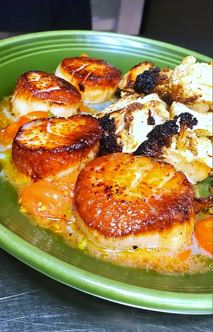 scallops with cauliflower|Gerardo Mazariegosさん