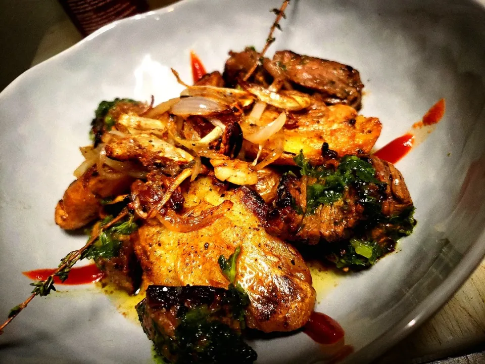 steak and fingerlings potatoes with garlic/thyme butter|Gerardo Mazariegosさん