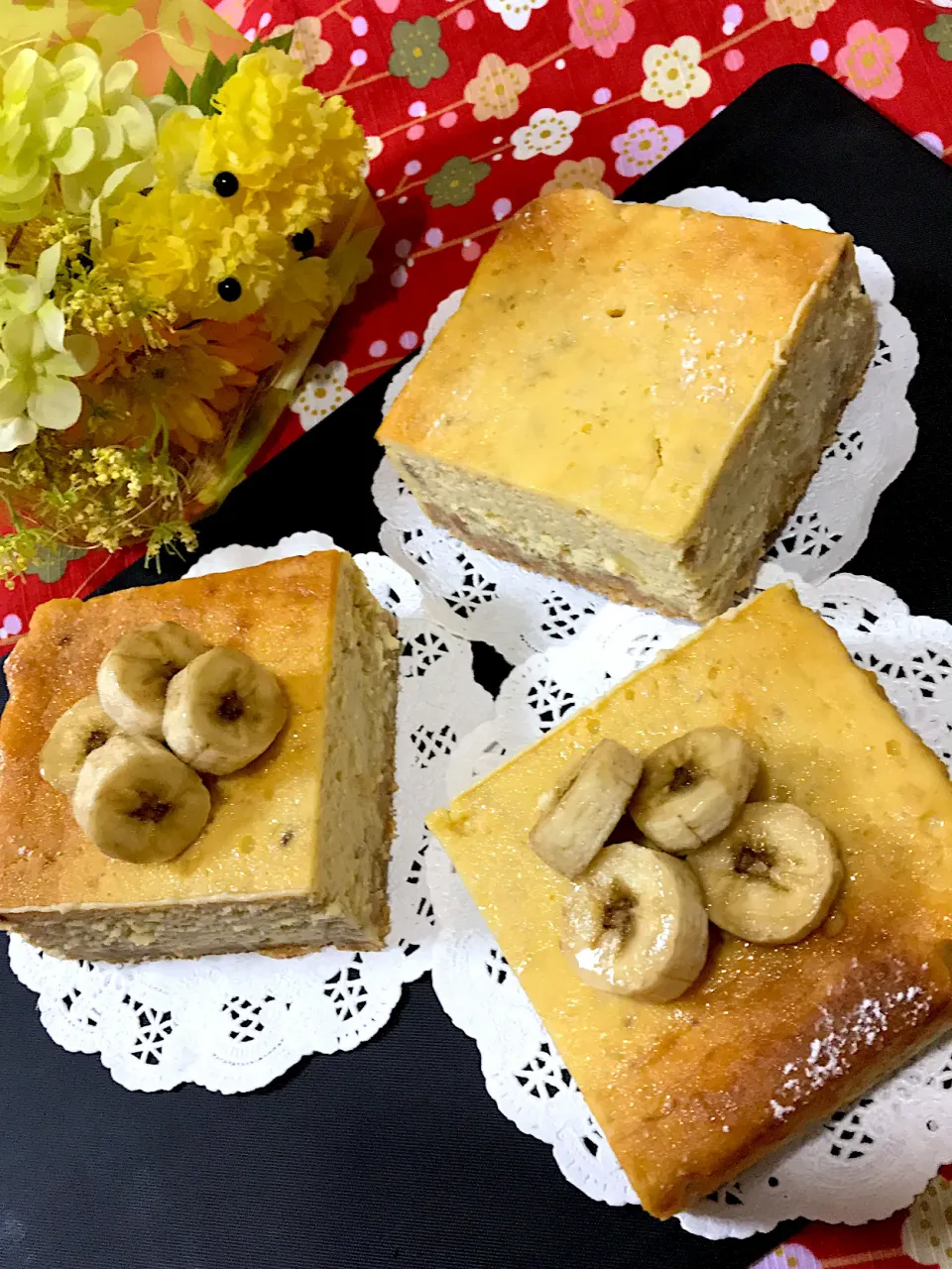 AXさんの料理 バナナのニューヨークチーズケーキ🍌18センチの丸型で400gのクリームチーズに熟れたバナナ2本のチーズケーキ✨バナナフレーバー入れた？と聞かれそうなくらいバナナ味の濃厚ニューヨークチーズケーキ😋トロッとしてめっちゃおいしいんです(⌯˃̶᷄ ⁻̫ ˂̶᷄⌯)|いっちゃんさん