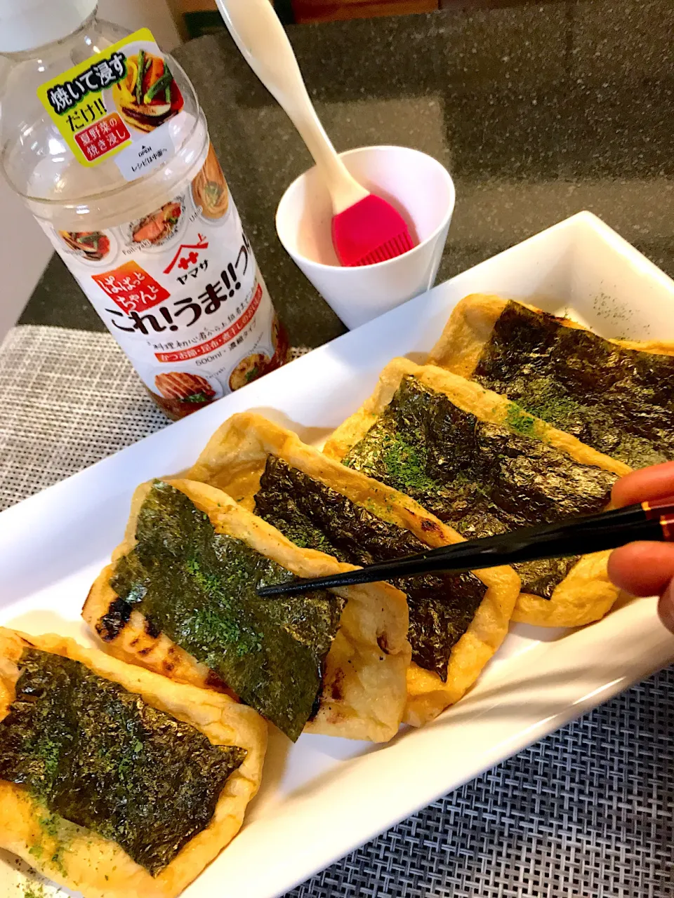 Snapdishの料理写真:佐野未起さんの料理 油揚げせんべい🍘#グルテンフリー  #おせんべい #油揚げ #ヤマサ醤油|シュトママさん