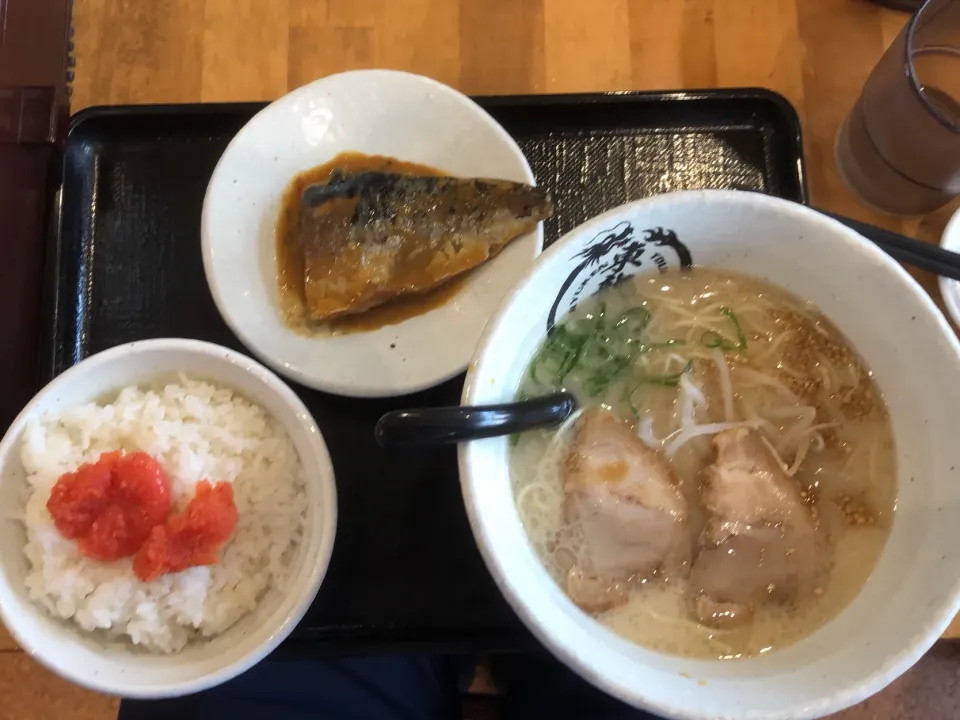 Snapdishの料理写真:とんこつラーメン 東龍|渡邉 景介さん