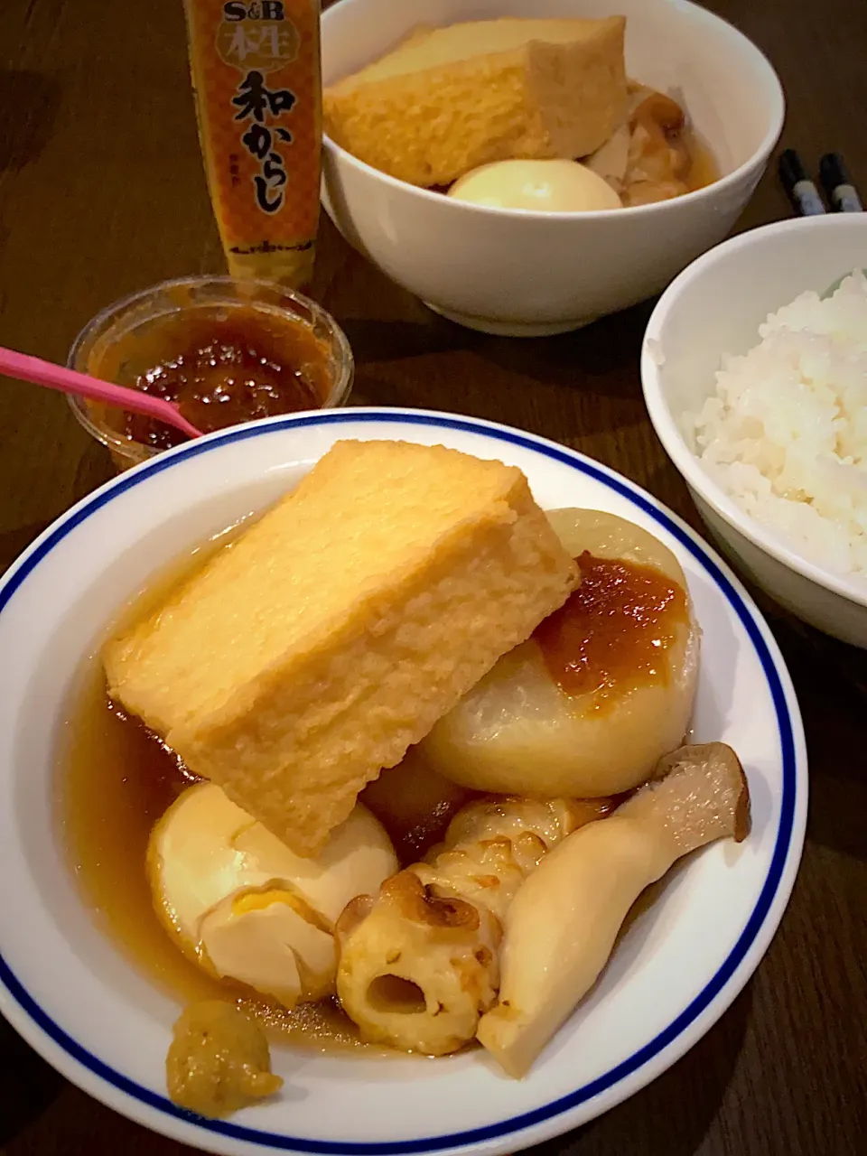 Snapdishの料理写真:おでん🍢大根　卵　竹輪　厚揚げ　エリンギ　ふろふき味噌　和辛子|ch＊K*∀o(^^*)♪さん