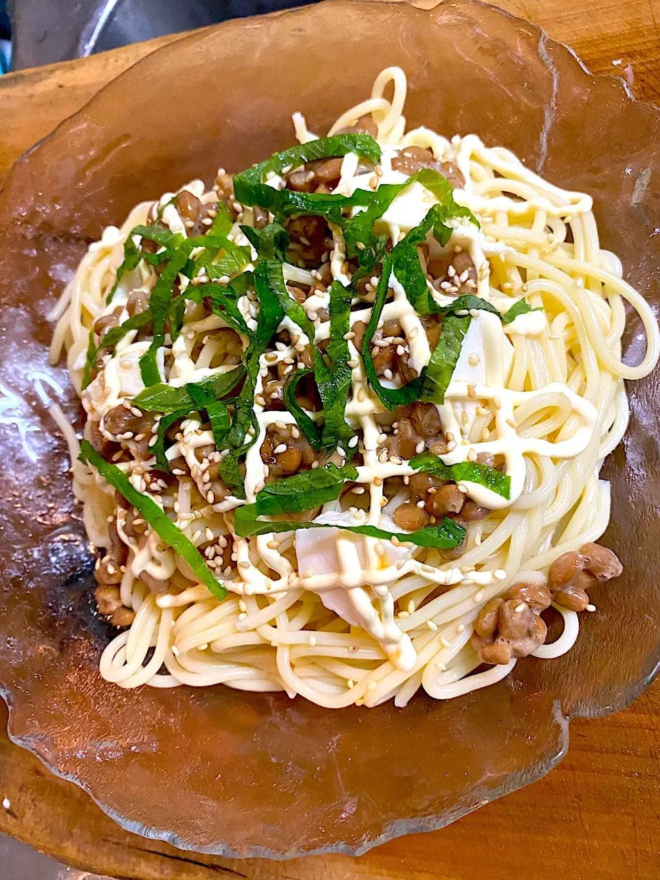 大葉と納豆の冷製パスタ|名状しがたいゴミムシのようなものさん