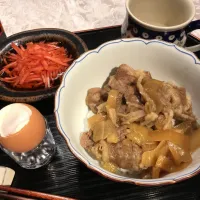 Snapdishの料理写真:牛丼|通風じいさんと糖尿ばあさんの食卓さん