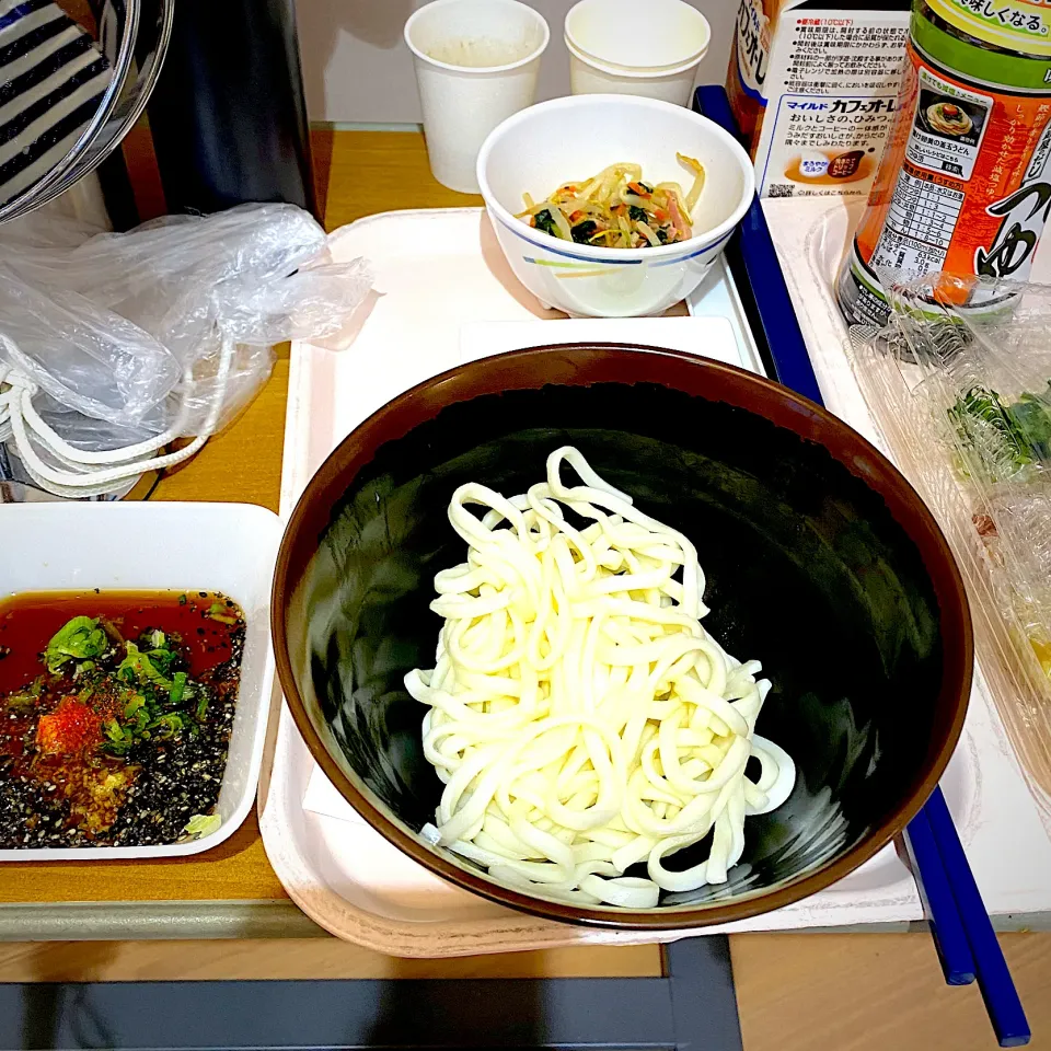 野菜あんかけうどん、だったんだけど、薬味たっぷりつけ麺に|yakinasuさん