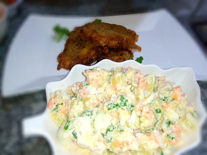 Breaded Fish Served with potato salad|Sonnyhahさん