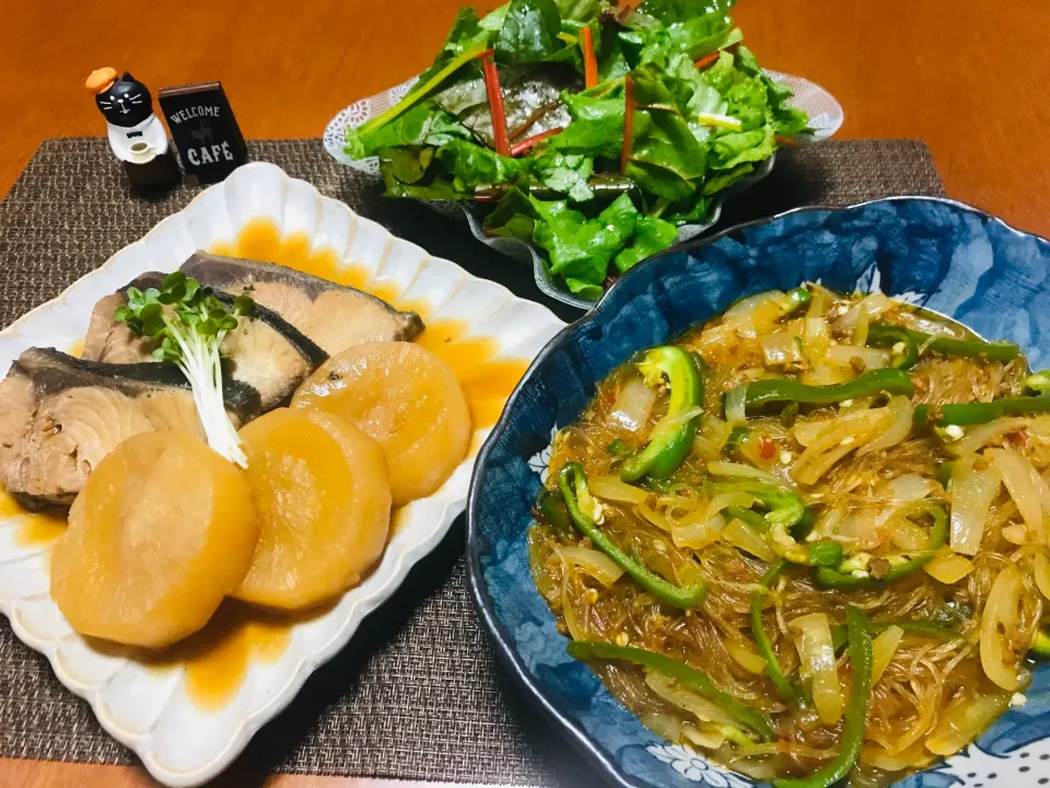 「ブリ大根」と「麻婆春雨のカレー味」と「スイスチャードのサラダ」|バシュランさん