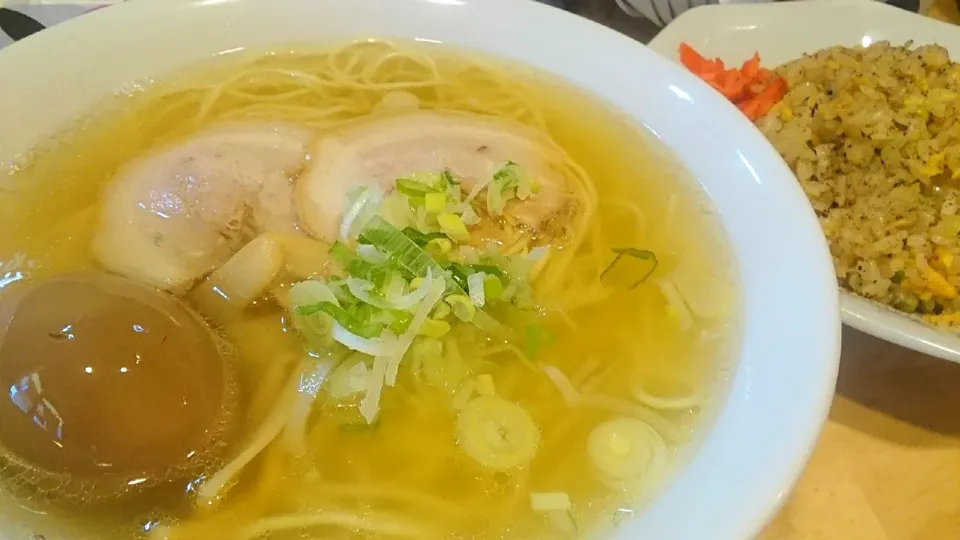 Snapdishの料理写真:【TRY2019 - 2020
新人賞にぼし部門】
中華そば 来味 板橋店
ラーチャン
（ラーメンと半チャーハン）
＠板橋区役所前、新板橋、板橋
20030|大脇さん