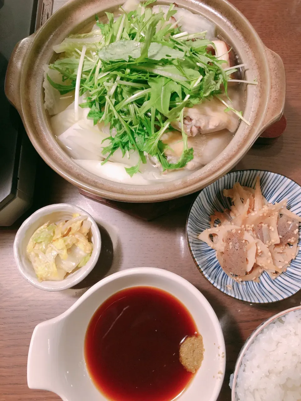 Snapdishの料理写真:手羽先の水炊き、レンコンとゴボウのきんぴら、白菜の塩昆布漬け|taka-chanさん