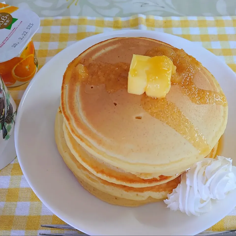 休日の朝ごはん
ホットケーキ３段
お腹いっぱいになりました😅|🍒ふみりん🍒さん