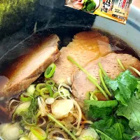 Snapdishの料理写真:トッピング、、、真似出来なかったけど、焼豚は作りました、(^O^)生ラーメン#アイランド食品#銘店伝説#中華そば#四つ葉#焼豚