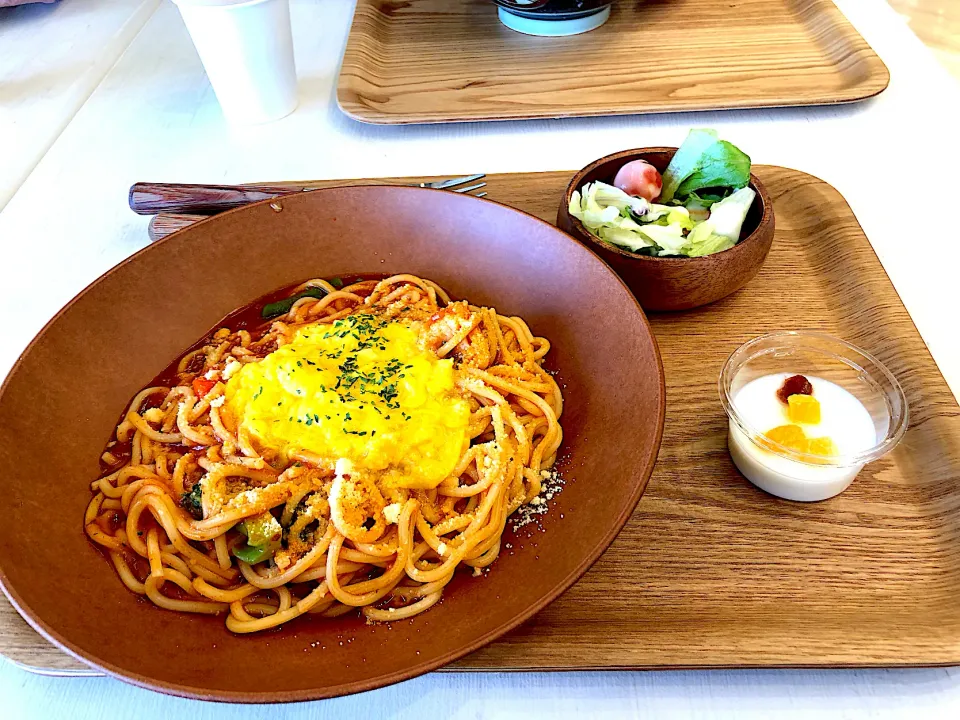 Snapdishの料理写真:トマトとバジルのパスタ🍝|翡翠さん