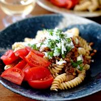 納豆で呑む〜納豆と豚肉のフジッリ