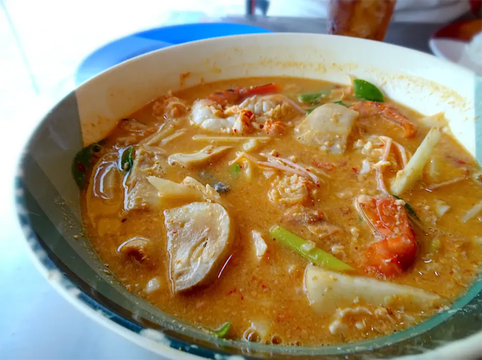 Snapdishの料理写真:Tom Yum Goong Banglamphuの絶品トムヤムクン！|Mickeeさん