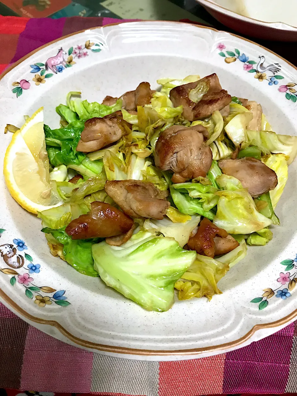 Snapdishの料理写真:キャベツと鶏肉の梅昆布茶炒め〜|ヨシコさん