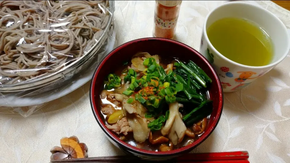 2/9の夕食
豚肉とキノコの煮込み蕎麦|卯月さん