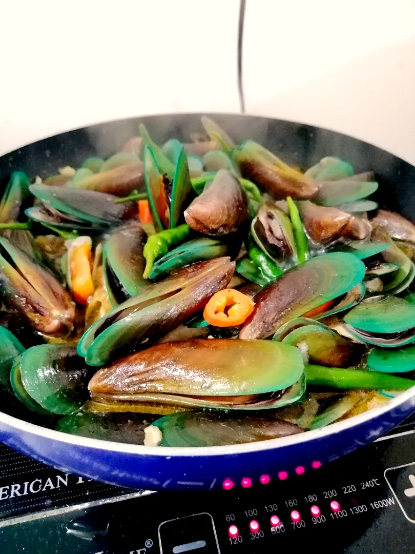 Creamy Mussels|Cham Maineさん