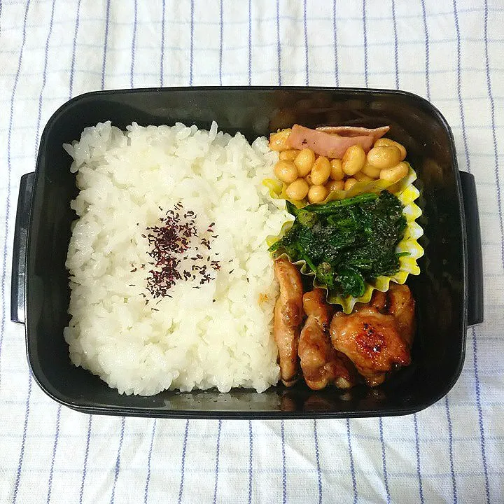 Snapdishの料理写真:ヨシダソースの照り焼きチキン弁当|jun(・x・)さん