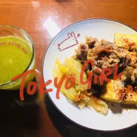 肉豆腐🌟焼き豆腐に牛肉のうまみがしみ込んでいる|ミミ蕾さん