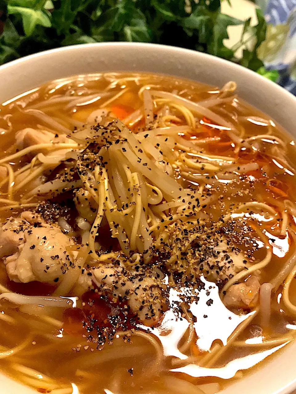 身体が温まる、煮込み手羽元と大量もやしのラーメン💕💕💕💕💕|🌺🌺Foodie🌺🌺さん