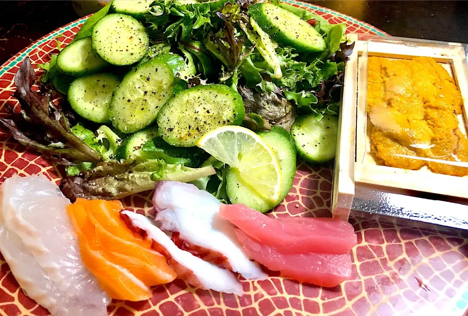 Snapdishの料理写真:sashimi and salad|AKO magicalさん