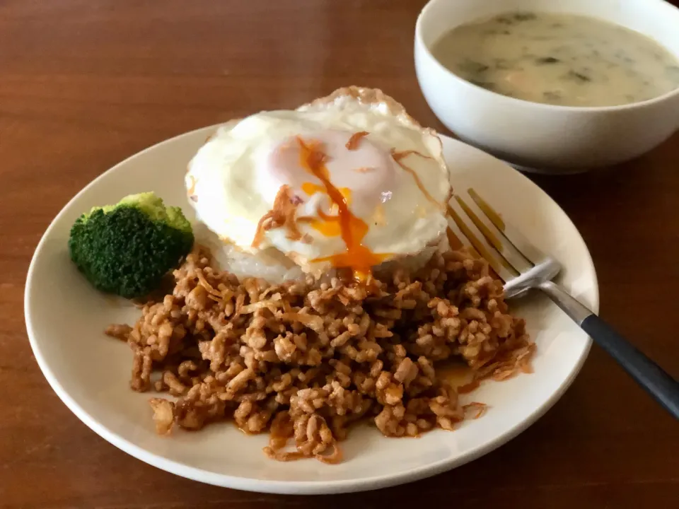 レッドカレーそぼろご飯|マユマユさん