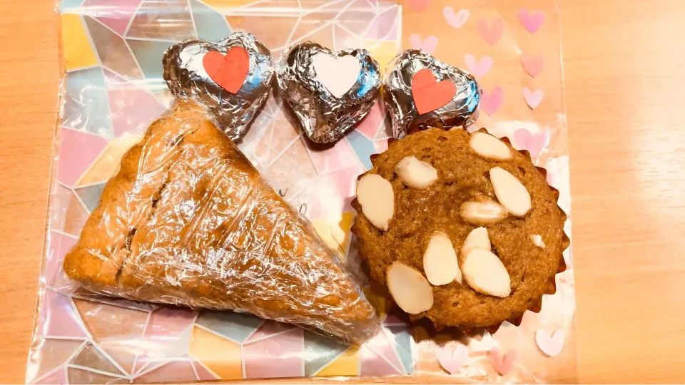 ➸♥︎早めのバレンタインデー♥苺のクリームチーズケーキᵃⁿᵈマドレーヌ💙|ﾁﾋﾞchanさん