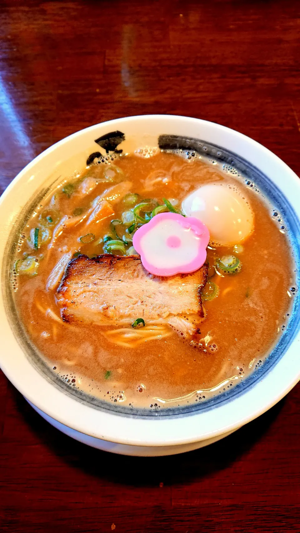 チャーシュー煮玉豚骨醤油ラーメン🍜🍥|no-noさん