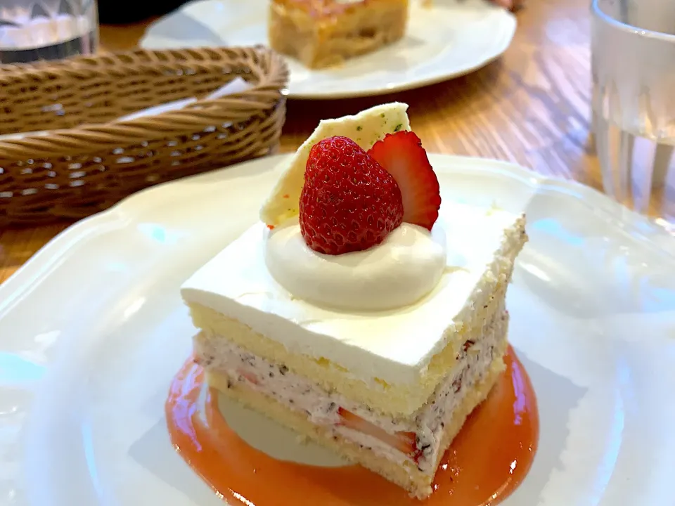 Snapdishの料理写真:いちごショートケーキ＠アフタヌーンティー　2020.2.11|junkoさん