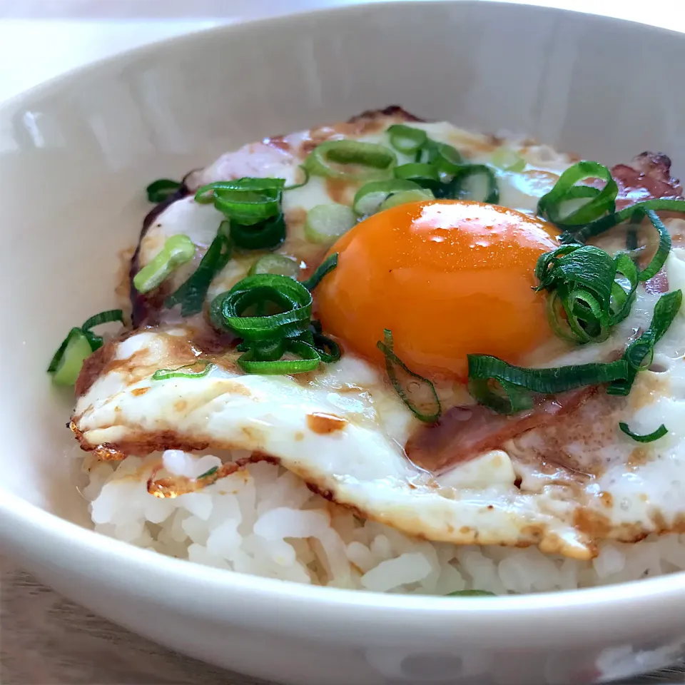 ハムエッグ丼(＊•ڡ•＊)🐾❤|さくらさん