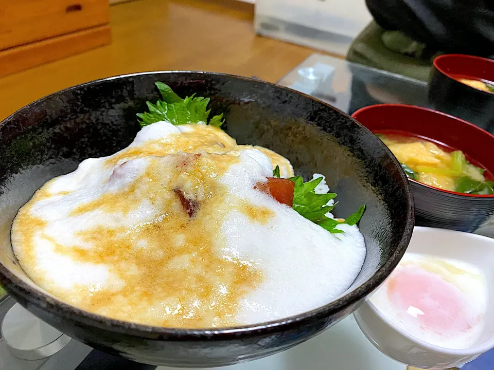 マグロの漬けふわふわ山掛け丼〜温玉添え〜|AyuChさん