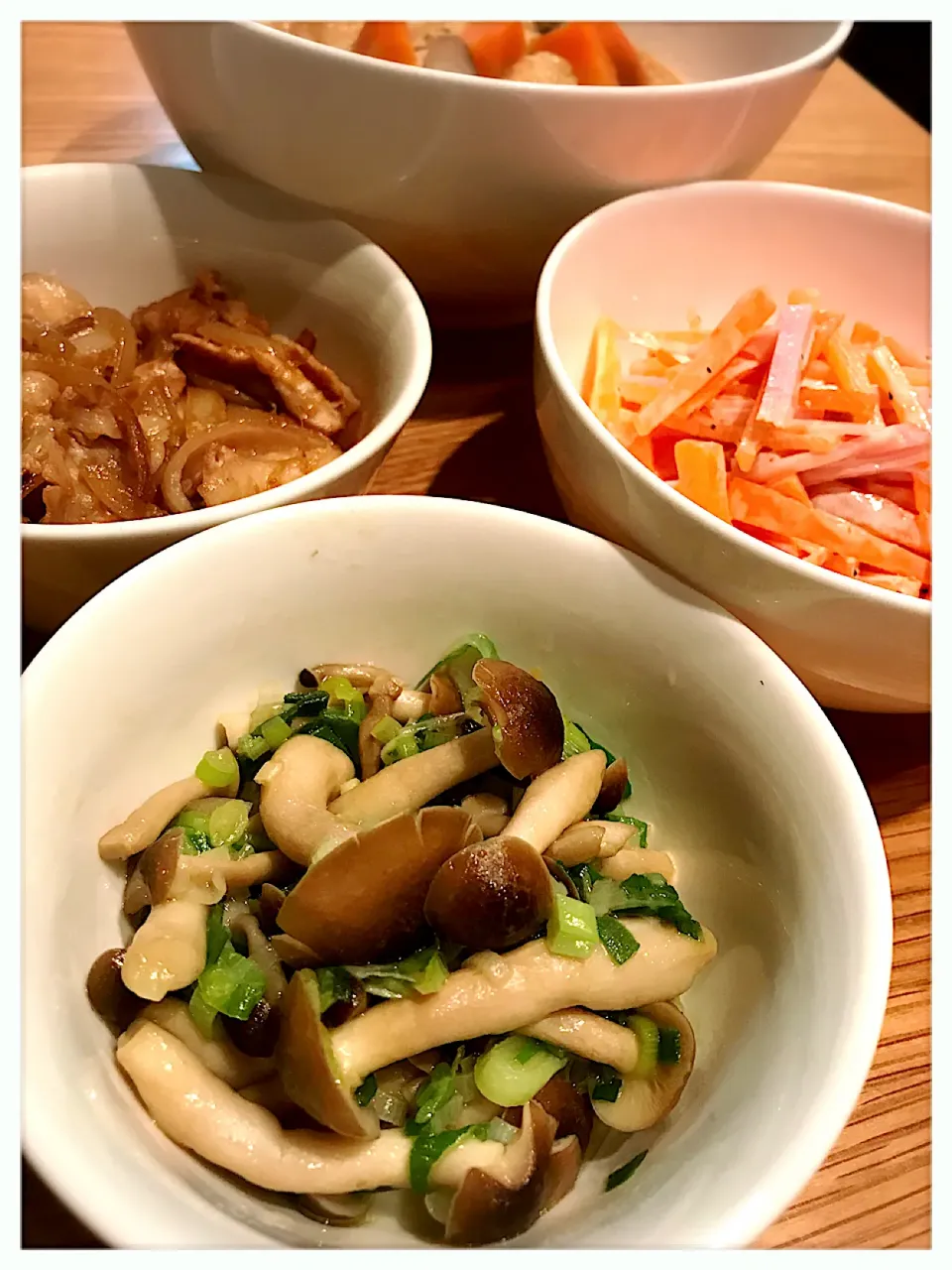 しめじとネギの中華炒め。Stir-fry shimeji mushrooms|toyamadaさん