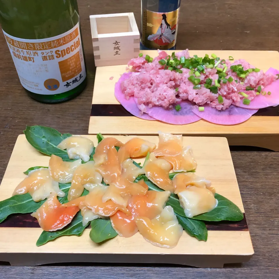 Snapdishの料理写真:蔵開き直詰原酒のためのアテ＊アオヤギ＊ネギトロ＊|henryさん