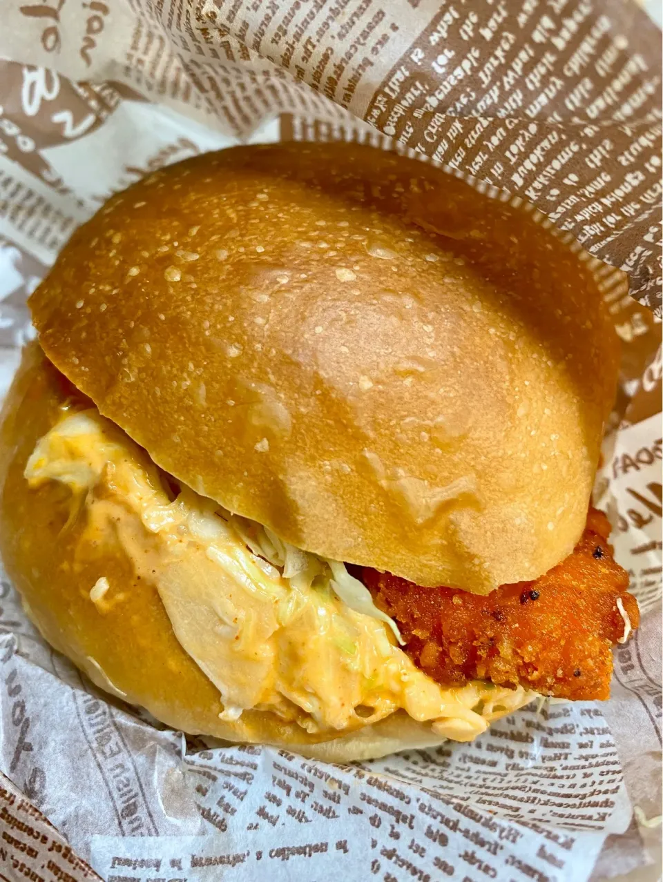 今日のランチ😋🍴 レッドチリチキンバーガー🍔|ひめちゃんさん