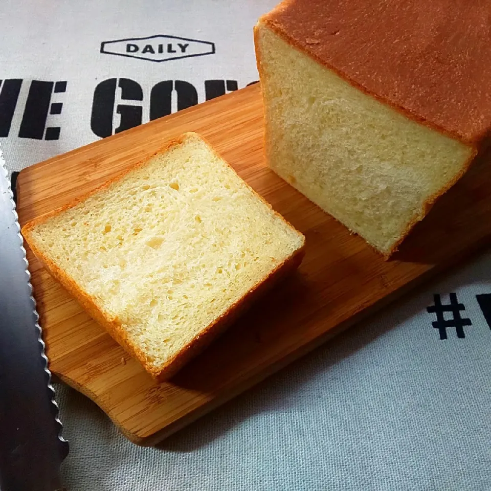 ブリオッシュ風角食パン🍞|真希さん