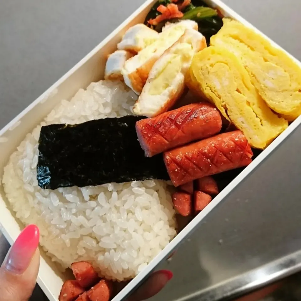 巨大おにぎり弁当🍙|もえさん