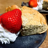 Snapdishの料理写真:紅茶シフォンケーキ🍓|yukinaさん