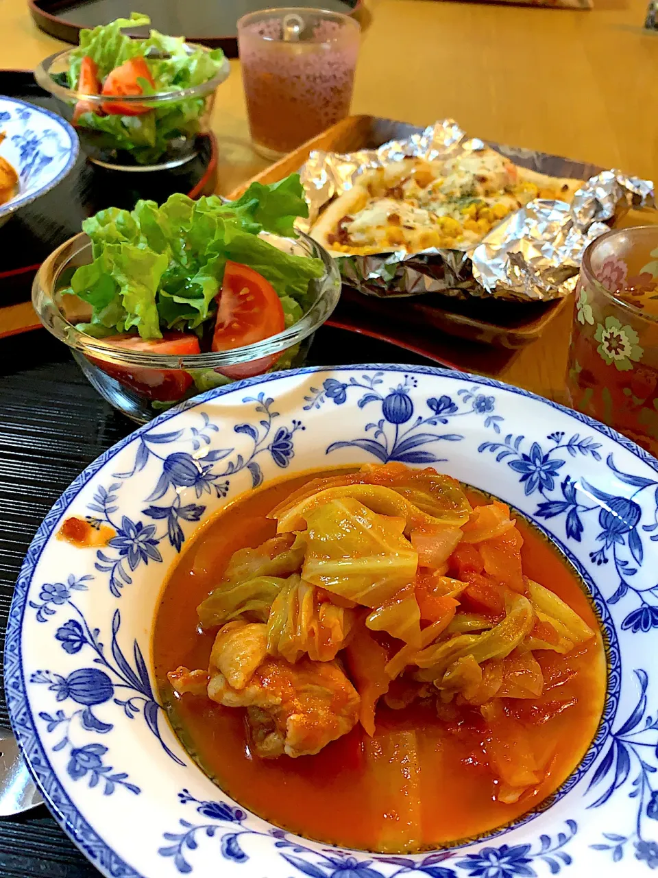 チキンのトマト煮込みで晩御飯🍅|Mikaさん