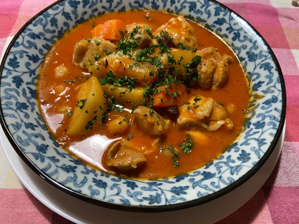 鶏肉とお豆のトマト煮|ハルのただ飯さん