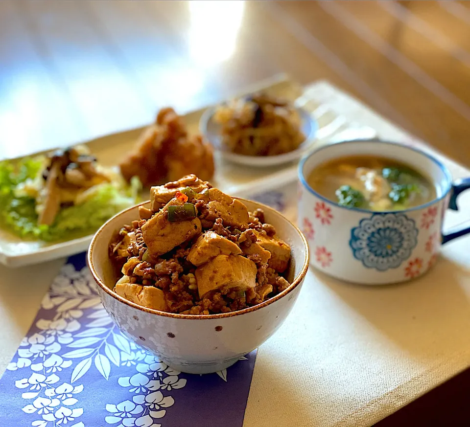 昼ごはん  麻婆豆腐丼定食|砂雪さん