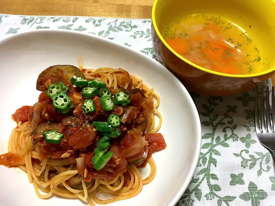 茄子のトマトソーススパゲティ、人参と玉ねぎのスープ|こいちさん