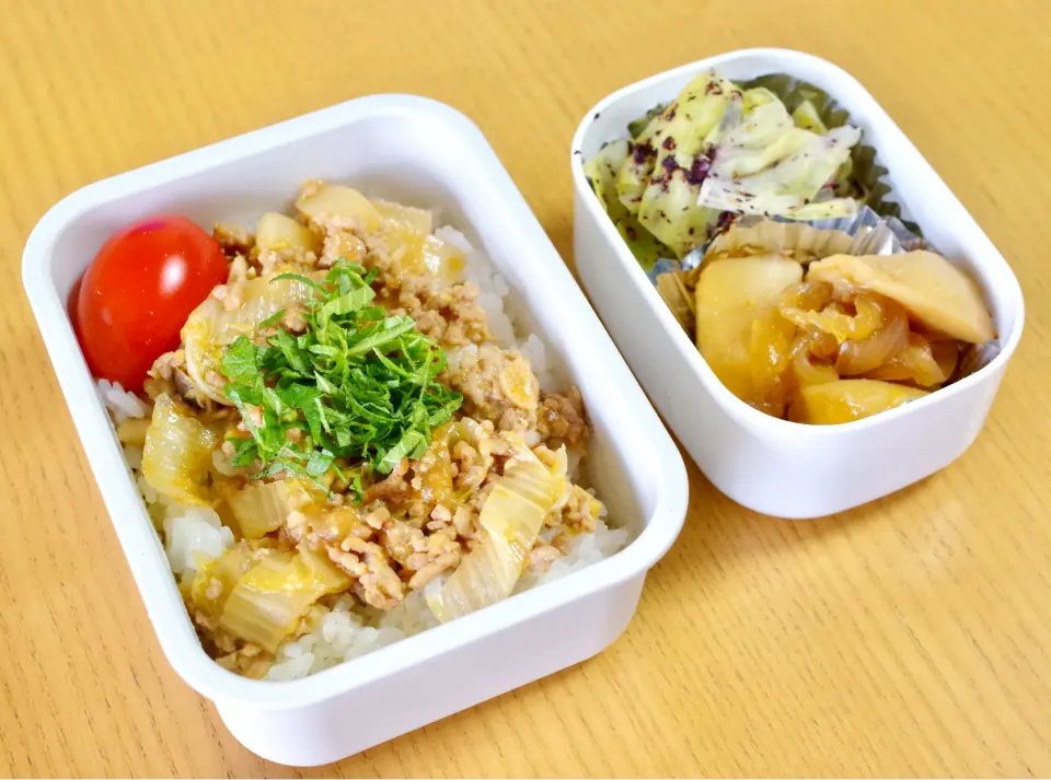 Snapdishの料理写真:今日のお弁当！麻婆白菜　トマト　ジャガイモ煮物　キャベツのゆかりおかか和え|walnutさん