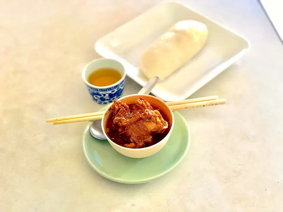 Pork rib soup with mantou @ ร้านดีเด่น, Narathiwat.|Chalinee Kalyanamitraさん