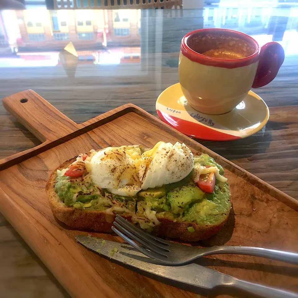 Avo & egg sandwich|karen limさん