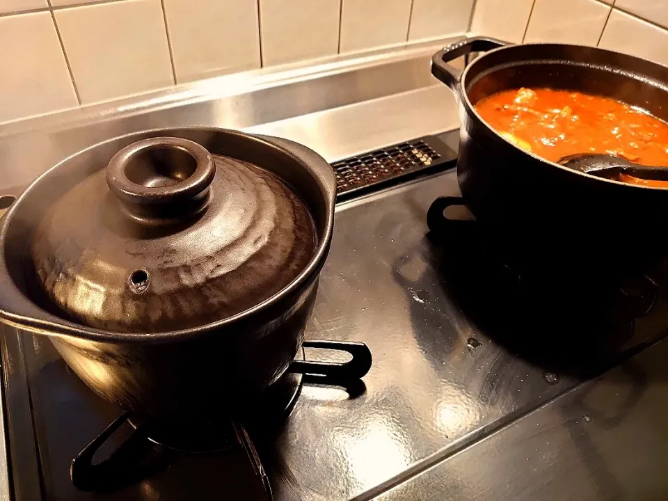 牛すじカレーに、土鍋炊きたてご飯🍜|yokoさん