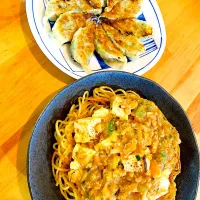 大豆肉のマーボー麺とベジタリアン餃子|たかむらゆかさん