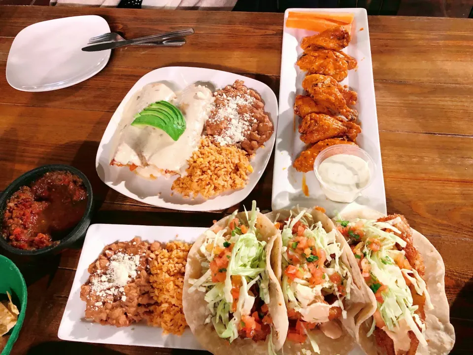 Baja Fish Tacos, Shrimp Enchilada & Jalapeño Wing🇲🇽|Makigelinaさん