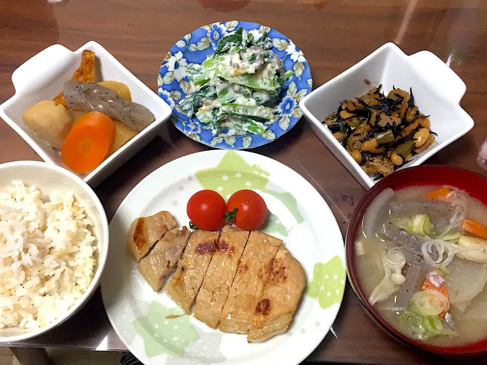 豚の味噌漬け焼き 豚抜き豚汁 ひじきの煮物 小松菜の白和え 根菜の煮物|おさむん17さん