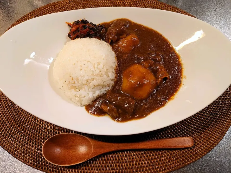 牛すじ辛口カレー🍛
ほぼ牛すじ、溶けちゃいました✨|yokoさん